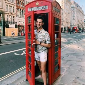 Meet your Posher, Dominic